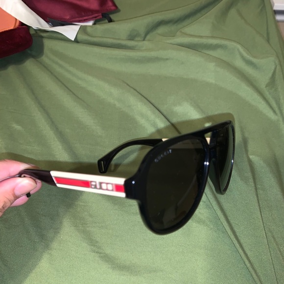 Gucci Glasses - Picture 2 of 9